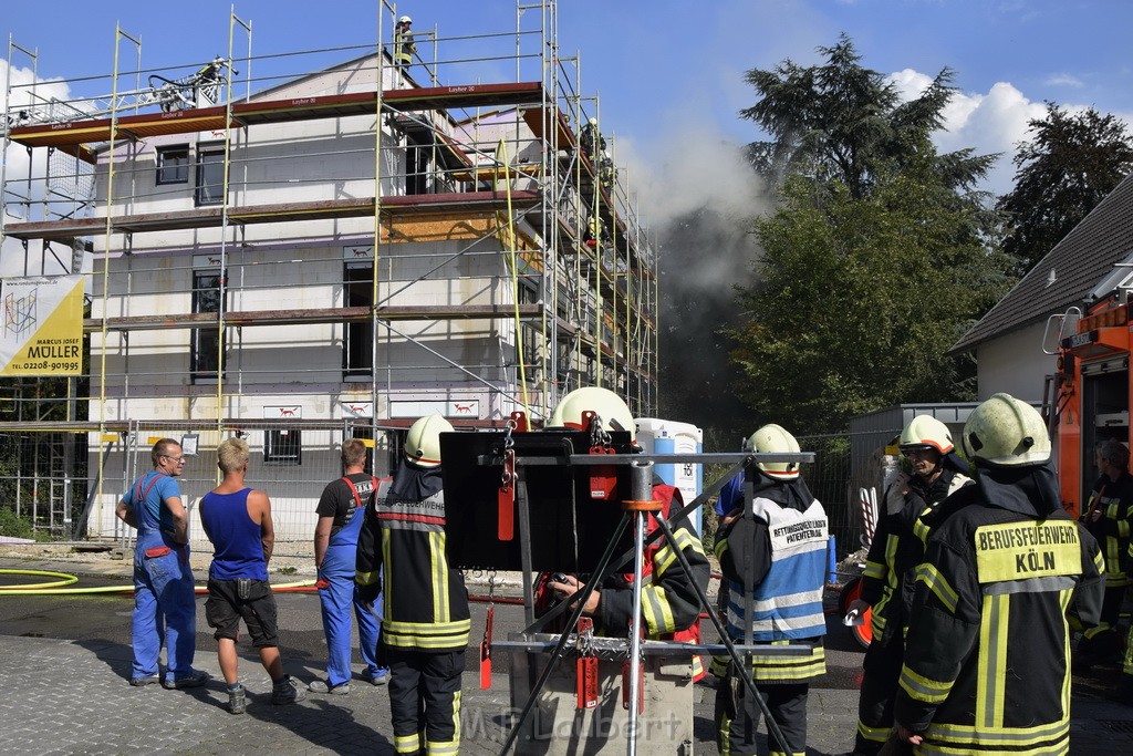 Dachstuhlbrand Koeln Poll Geislarerstr P399.JPG - Miklos Laubert